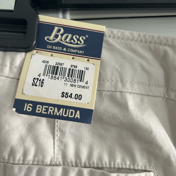 Bass GH Bass Women’s Bermuda Shorts NWT Size 16 - Picture 1 of 4